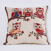 Vente en gros de housse de coussin Offre Spéciale Coussin sur les gens Design Housse de coussin Coussin motif personnalisé Coussin de dossier fleuri