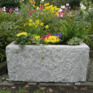 Bac à plantes rectangulaire <span class=keywords><strong>en</strong></span> granit gris naturel - Bac <span class=keywords><strong>de</strong></span> <span class=keywords><strong>jardin</strong></span> <span class=keywords><strong>en</strong></span> <span class=keywords><strong>pierre</strong></span> brute pour l'aménagement paysager extérieur - Product Image 1