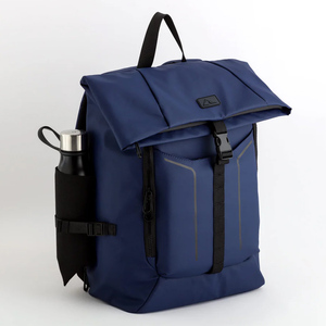 กระเป๋าเป้หนัง PU กันน้ำแบบม้วนปิดปากกระเป๋า ขนาดใหญ่ เหมาะสำหรับชีวิตในเมือง - Product Image 1