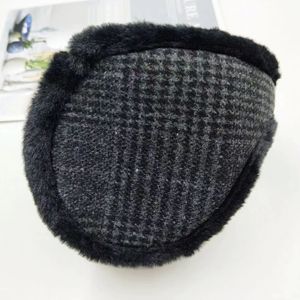 Orejeras gruesas con forro polar para hombres y mujeres, gorros cálidos de invierno con diseño a cuadros, gorros para adultos con sujeción trasera - Product Image 4