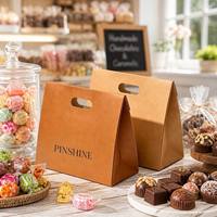 Boîte cadeau en papier kraft triangulaire écologique avec poignée découpée, personnalisable avec logo, pour desserts, bonbons, biscuits, souvenirs, vente en gros