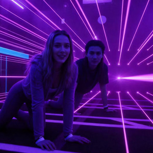 Jeu de Course Laser Interactif d'Intérieur : Défi d'Évitement des Faisceaux Sonores et Lumineux pour Aventure Ludique à la Maison, en Garderie et à la Maternelle - Product Image 2