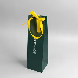 Reciclável personalizado logotipo fita shopping bag presente cosméticos garrafa vinho embalagem longos sacos de papel para pequenas empresas