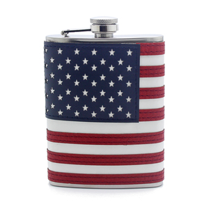 Gourde à whisky portable en acier inoxydable avec drapeau américain, 6/7/8 oz, en cuir et métal, pour voyage, personnalisable - Product Image 2