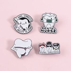 Broche de la série dentaire, mignonne et amusante, à thème dentaire, en métal, style dessin animé, accessoire de mode, vente en gros transfrontalière - Product Image 2