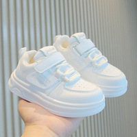Nouvelles Chaussures Scolaires Blanches pour Enfants Style Printemps/Automne, Chaussures Décontractées à Plateforme pour Garçons, Baskets Souples pour Bébés et Enfants en Gros