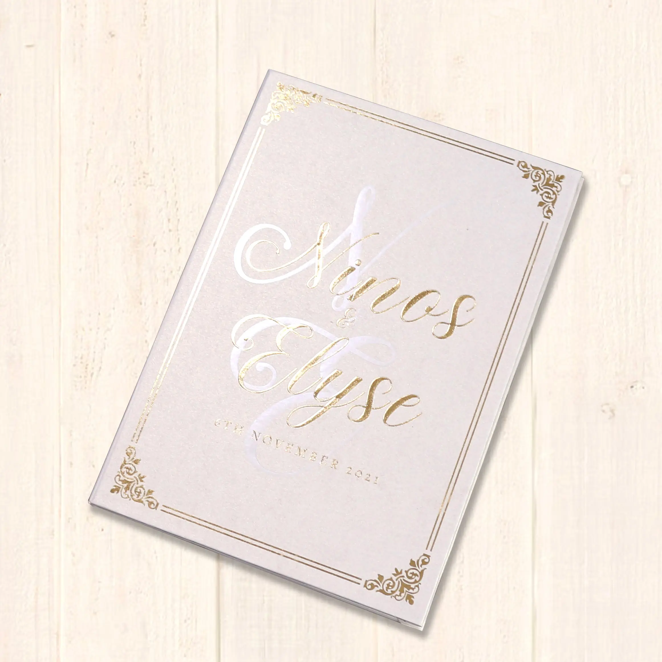 Dekorative Muster Papier Hardcover Einladungen mit Prägung, Goldfolie und weißer Folie Frosted Acrylic für Hochzeit und Geburtstag