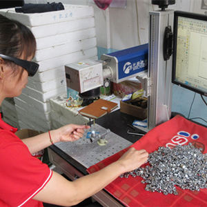 सैनिटरी वेयर थोक डेक माउंट क्रोम रसोई सिंक नल ब्रश जस्ता मिश्र धातु टैप्स और नल टोरिनीरा डी कोजिन्हा - Product Image 5