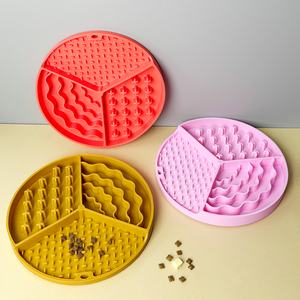 Tapete de Silicona para Lamer para Perros, Tapete de Alimentación Seguro para Mascotas, Tapete de Distraje con Ventosas - Product Image 2