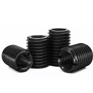 Hoogwaardige koolstofstaal schroefinserts met zwarte afwerking. voor auto-industrie en machines. ISO-gecertificeerd, diverse maten. - Product Image 6