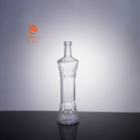 750ml hoge glazen fles met geperste bodem, transparant, geschikt voor groothandel in sterke drank zoals wodka en gin