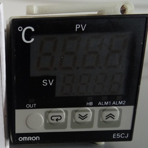 E5EJ-A2H02 เครื่องควบคุมอุณหภูมิ 100V 240VAC 50/60Hz 12A 24V ความปลอดภัย ใช้ในอุตสาหกรรม - Product Image 2