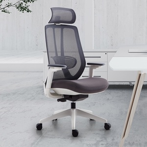 Silla de Oficina Ergonómica Moderna con Respaldo Alto de Malla, Soporte Lumbar, Reposacabezas y Reposapiés Ajustables, Ruedas de PU, para Largas Jornadas de Trabajo - Product Image 1