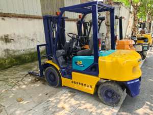 Carretilla elevadora diésel de 3 toneladas usada Original de Japón caliente con posicionador de horquilla y motor Original vendido a precio bajo - Product Image 5