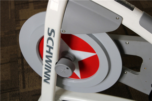 Equipo de gimnasio interior <span class=keywords><strong>gigante</strong></span> volante gira <span class=keywords><strong>bicicleta</strong></span> cuerpo ajuste bicicletas girando - Product Image 6