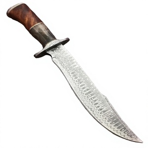 Couteau de chasse en acier Damas forgé à la main, 67 couches, 12 pouces, manche en bois, style traditionnel, lame pour droitier, dureté 58-60 HRC - Product Image 2