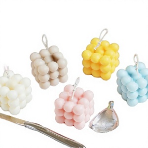 Vela Aromática Hecha a Mano con Cera de Soya en Forma de Uva, en Rosa, Amarillo, Azul, Blanco y Beige, para Decoración del Hogar, Vela Artística con Aroma Frutal - Product Image 4