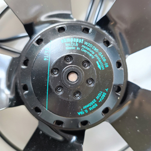 พัดลมแกน ebmpapst รุ่น W2D250-GA08-08 ขนาด 250 มม. 110 วัตต์ 380 โวลต์ AC พัดลมไฟฟ้า พัดลมปรับอากาศ พัดลมระบายความร้อนแบบแกน พัดลมสำหรับเครื่องทำความเย็น - Product Image 2