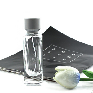 Botella de fragancia cuadrada simple de 50ml al por mayor de fábrica, spray de viaje pequeño y portátil, delicado. - Product Image 3