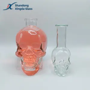 Tùy chỉnh Vodka Whisky chai thủy tinh cao thủy tinh màu trắng dập nóng Skull chai với nút chai cao su cắm đặc biệt Mark nắp chai