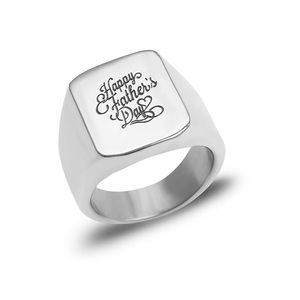Minimalistischer Schmuck Edelstahl Verlobungsring Maßgefertigter Silberner Quadratischer Schlichter Gravierter Logo-Fingerring für Herren - Product Image 3