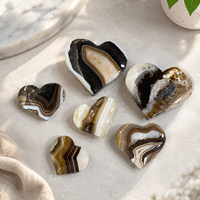 Cœur en Agate Rayée Marron Polie de 5-6 cm – Pierre de Guérison, Décoration d'Intérieur, Cadeau de Méditation, Objet de Collection