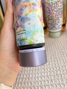 Vente en gros de lotion <span class=keywords><strong>pour</strong></span> le corps <span class=keywords><strong>Victoria</strong></span> Perfume 236 ml, crème <span class=keywords><strong>pour</strong></span> le corps, brume <span class=keywords><strong>parfum</strong></span>ée, lotion <span class=keywords><strong>pour</strong></span> le corps <span class=keywords><strong>Victoria</strong></span> <span class=keywords><strong>Secret</strong></span>, <span class=keywords><strong>parfum</strong></span> <span class=keywords><strong>pour</strong></span> femmes - Product Image 4