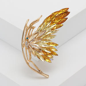 Broche de mariposa de cristal pequeño avanzado Broche de animal de temperamento de moda de lujo - Product Image 4