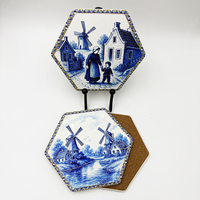 Sous-verres hexagonaux en céramique bleu Delft avec motif moulin à vent hollandais et artisanat - Ensemble de 6 avec support en bambou