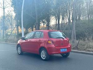 Voitures pas chères avec toit ouvrant, voitures d'occasion, <span class=keywords><strong>Toyota</strong></span> <span class=keywords><strong>Yaris</strong></span> <span class=keywords><strong>2012</strong></span>, 1.6L, édition Meizu, transmission automatique, bon état - Product Image 3