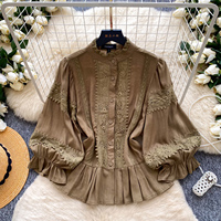 Chemisier Femme Style Courtepointe Vintage à Col Montant, Manches Lanterne, Boutons et Ourlet Volanté pour le Printemps
