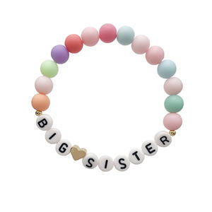 Mignon coloré coeur lettre perlé <span class=keywords><strong>Bracelet</strong></span> fait à la main <span class=keywords><strong>grande</strong></span> <span class=keywords><strong>soeur</strong></span> lettre déclaration coloré perle <span class=keywords><strong>Bracelet</strong></span> pour les femmes - Product Image 1