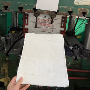 Pressa Idraulica a Quattro Colonne da 315 Tonnellate ad Alta Precisione con Motore Pompa per la Produzione di Caschi e Giubbotti Antiproiettile - Product Image 6