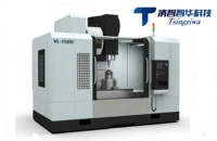 Centre d'usinage vertical automatique de haute précision et haute performance avec guides HIWIN PMI, broche BT50, moteur 18,5 kW, commande CNC Syntec