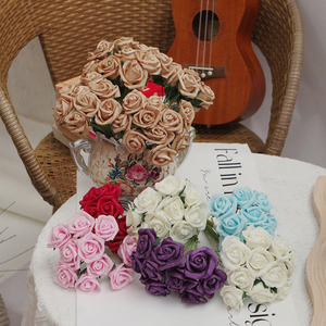 Vente en gros de roses artificielles de 4cm magnifiques petites roses PE pour mariage et décoration intérieure pour Thanksgiving remise des diplômes fête des mères - Product Image 1