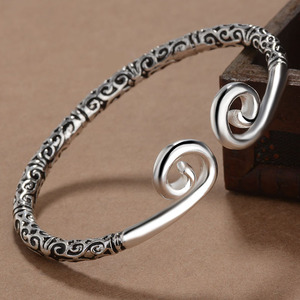 Unisex Retro Golden Cudgel pulsera Punk diamante incrustado mariposa patrón inspirado moda <span class=keywords><strong>mono</strong></span> rey hombres mujeres - Product Image 2