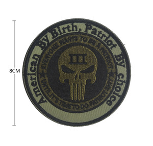 Tại chỗ trên các bản vá vải thêu sắt theo chủ đề quân sự màu đen. Băng tay kỹ thuật số 'đen ops' mũ từ phong cách sa mạc. - Product Image 5