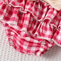 Nouvel ensemble quatre pièces pour bébé fille, motif floral, avec chaussettes, idéal pour le printemps et l'automne, combinaison mignonne pour l'escalade