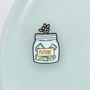 Pin in Metallo Smaltato Personalizzato per Risparmi Futuri, Distintivo a Forma di Pianta Verde, Regalo Finanziario Creativo - Product Image 3