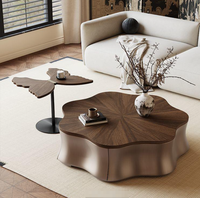 Table basse papillon en bois massif de noyer, style italien moderne vintage, écologique et durable, pour hôtel et salon.