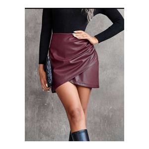 Jupe portefeuille taille haute en similicuir pour femme avec fermeture éclair et détail froncé finition brillante - Product Image 5