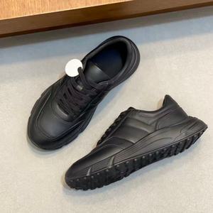 Chaussures décontractées de luxe pour hommes de marque de créateur, en cuir véritable, à lacets, semelle épaisse, noires, style classique - Product Image 1