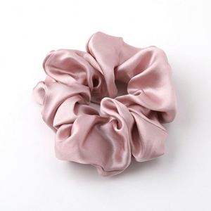 Meilleures ventes : Élastiques à cheveux en soie de différentes tailles, couleur unie, style européen et américain, pour occasions festives - Product Image 1