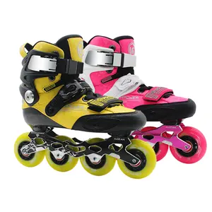 Fixer aux chaussures Quad Roller Wheel Vente en gros Rolling Patins à roues alignées personnalisés pour enfants Réglable 4 Patins à roulettes