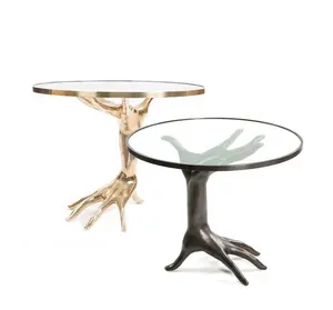 독특한 북유럽 커피 테이블 유리 상단 손 디자인 테이블 골드 기본 유리 사이드 테이블 옆에