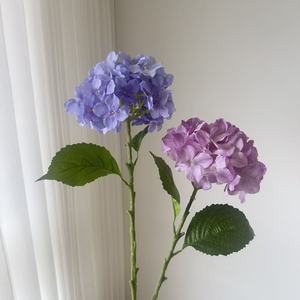Junheyuan - Ramas Individuales de Hortensias Artificiales, 72 Pétalos, Flores de Seda para Decoración de Techos de Boda - Product Image 2