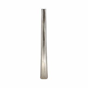 Vaso in metallo con dettagli a intaglio, moderno vaso decorativo per fiori, da esporre sul tavolo del soggiorno - Product Image 4