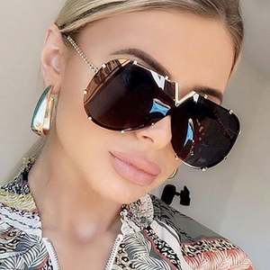 Gafas de Sol de Moda Vintage 2021 para Mujer, Montura Metálica, Lentes Degradadas, Protección UV400, Lentes de Una Pieza Extra Grandes - Product Image 1