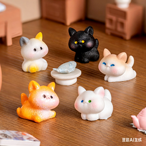 Mini figurine en résine écologique de chaton, adorable ornement de Noël à faire soi-même pour le bureau ou la voiture, technique de peinture sur modèle, artisanat en résine - Product Image 2