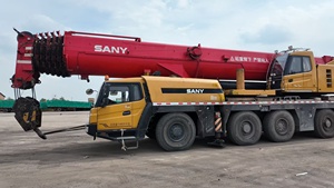 รถเครนแบบเคลื่อนที่ได้ SAC2200T ไฮดรอลิกขนาด220ตันชิ้นส่วนหลักของเครื่องยนต์เทคโนโลยีใหม่0086 18117060100 - Product Image 2